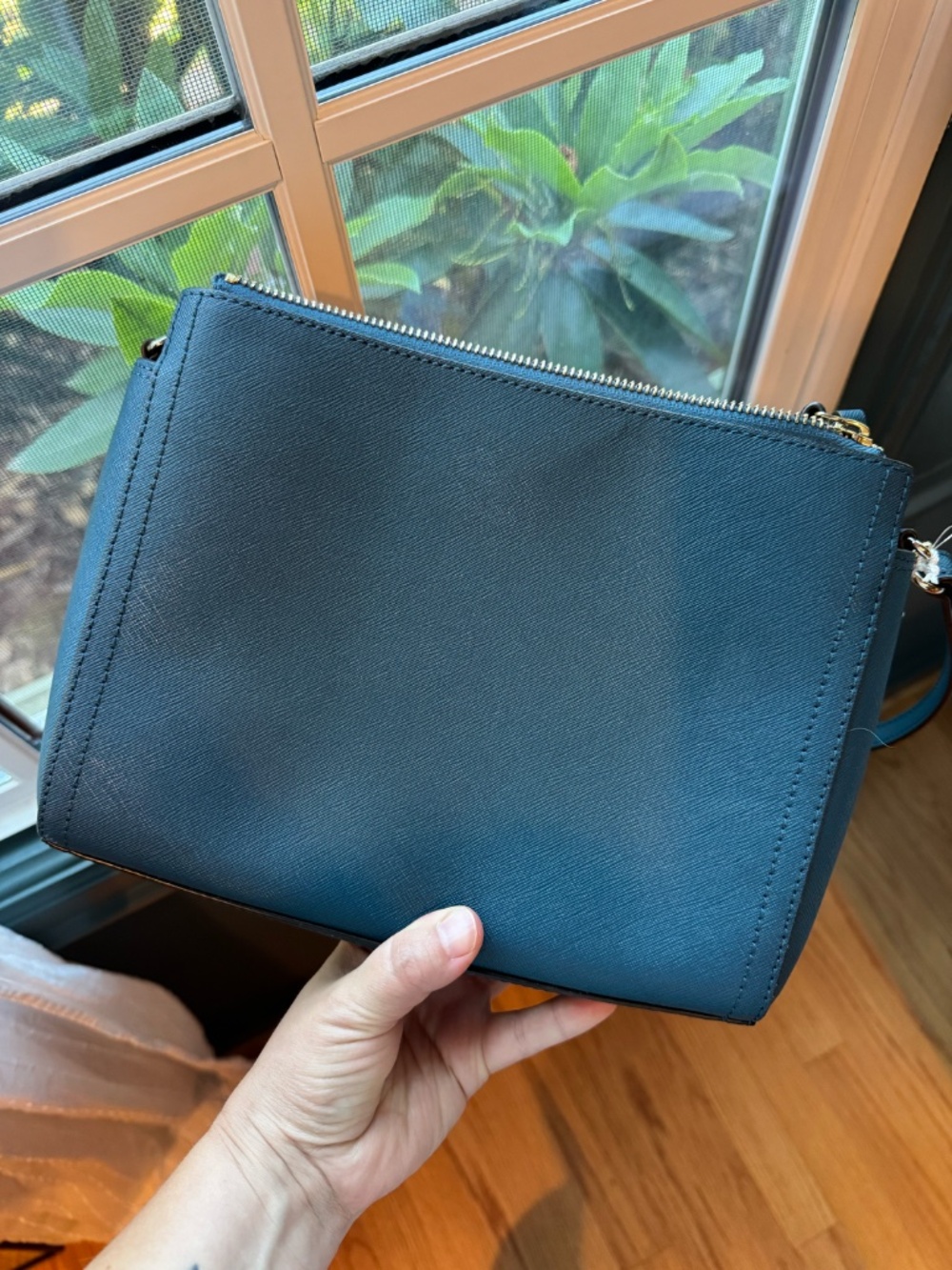 NWT Lo & Sons Pearl Saffiano Leather in Teal, no long strap - Picture 4 of 9